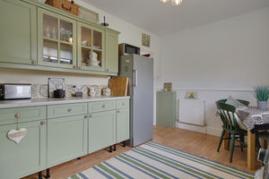 Kitchen/Breakfast Room- click for photo gallery
